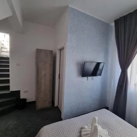 Hotel Ama World